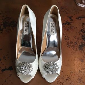 Never Worn! Badgley Mischka Embellished Peep Toe Satin Heels w Dust Bag